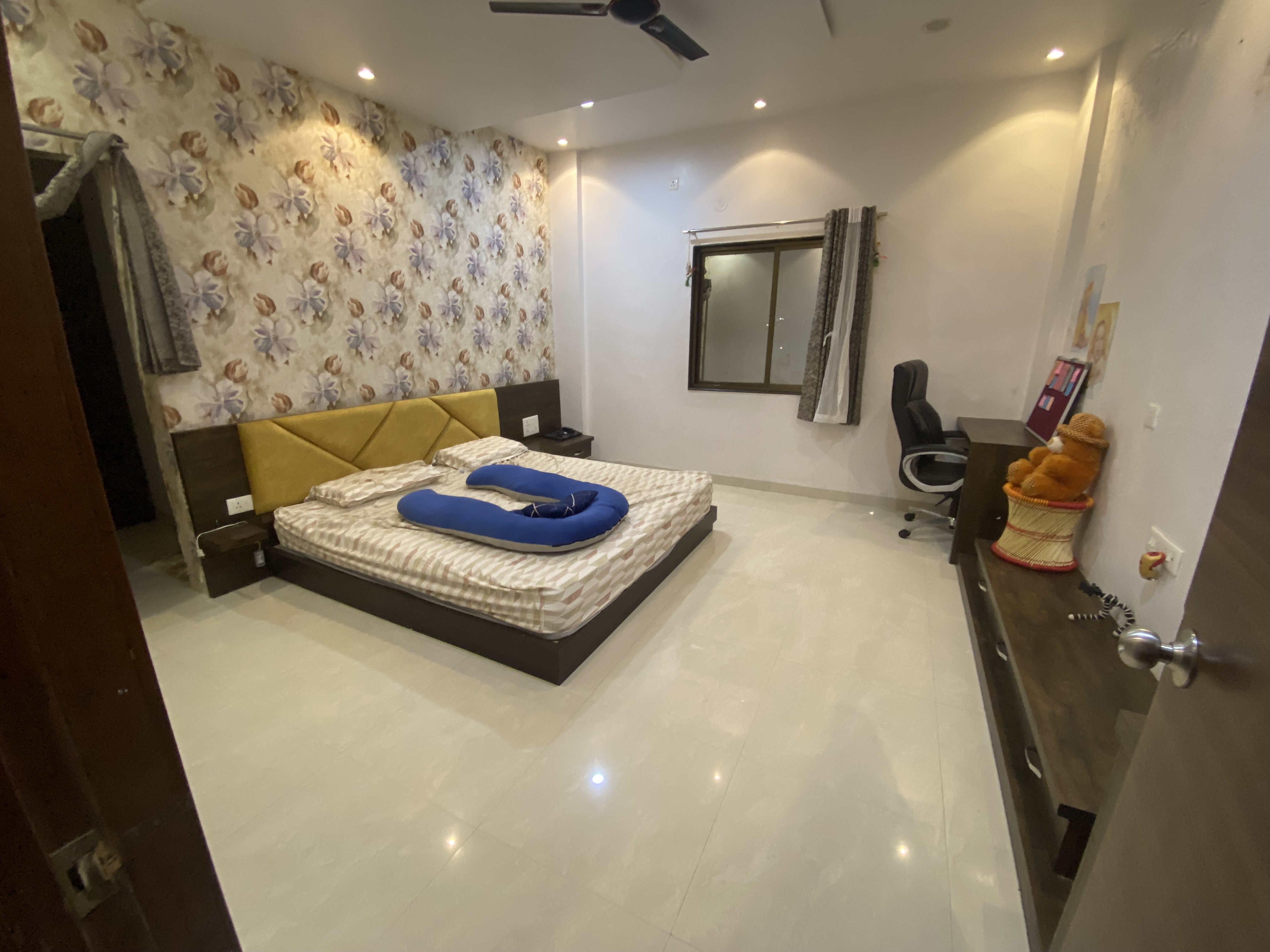 The retreat home by Khadakwasla lake